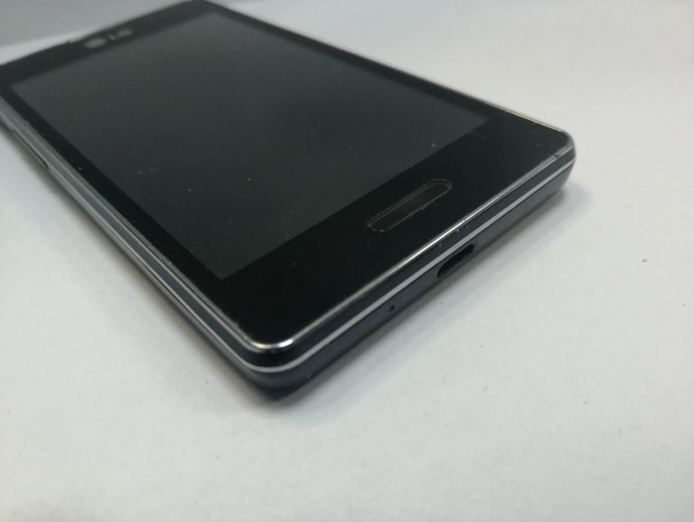 telefon-lg-400-uszkodzony-z-kolor-czarny