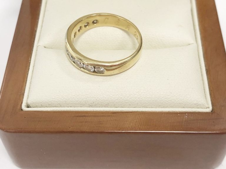 obraczka-z-cyrkoniami-r14-material-zloto