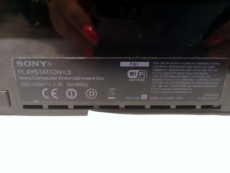 KONSOLA PLAYSTAION 3 CECHG04 + PAD + OKABLOWANI