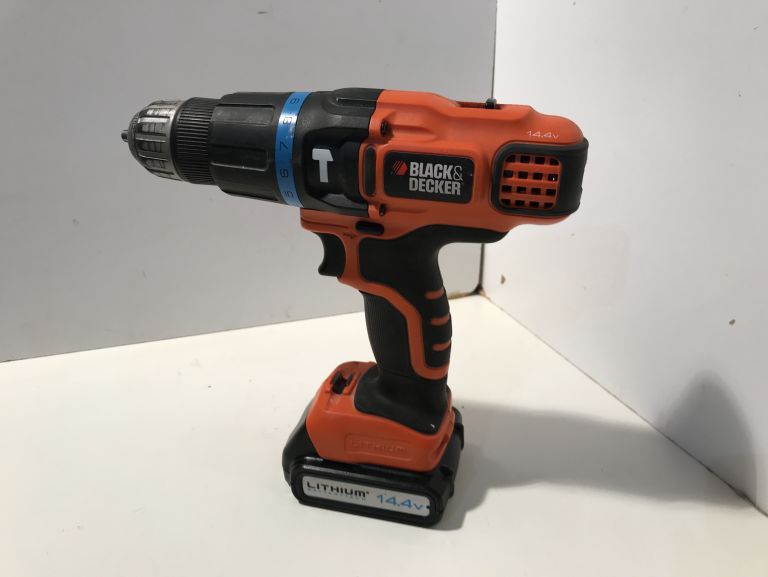 wkretarka-black-decker-144v-komplet-w-walizce-marka-blackdecker