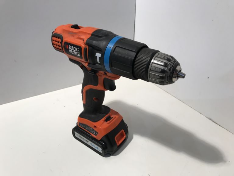 wkretarka-black-decker-144v-komplet-w-walizce-lubanska-49-gryfow-sl