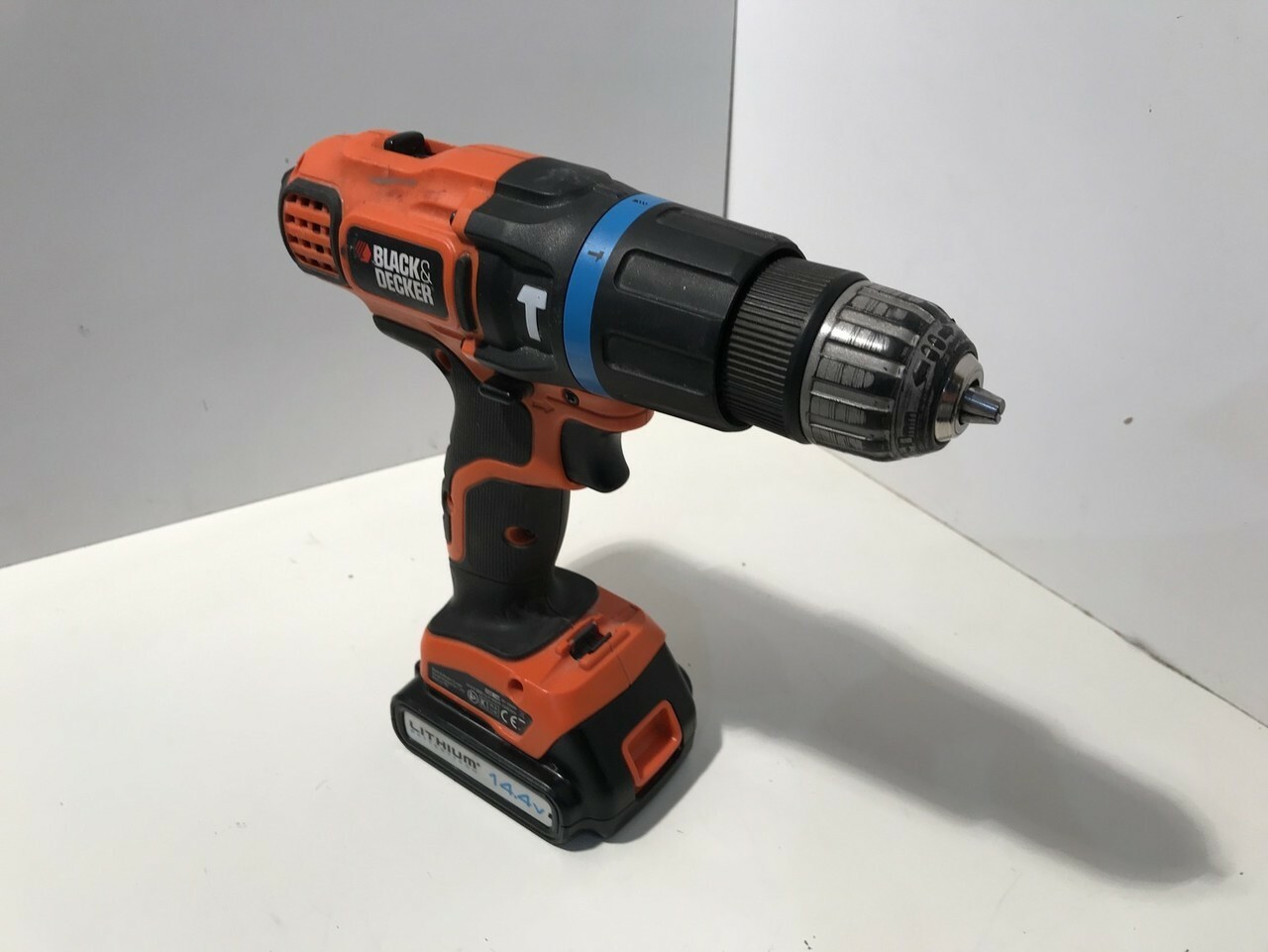 wkretarka-black-decker-144v-komplet-w-walizce-lubanska-49-gryfow-sl