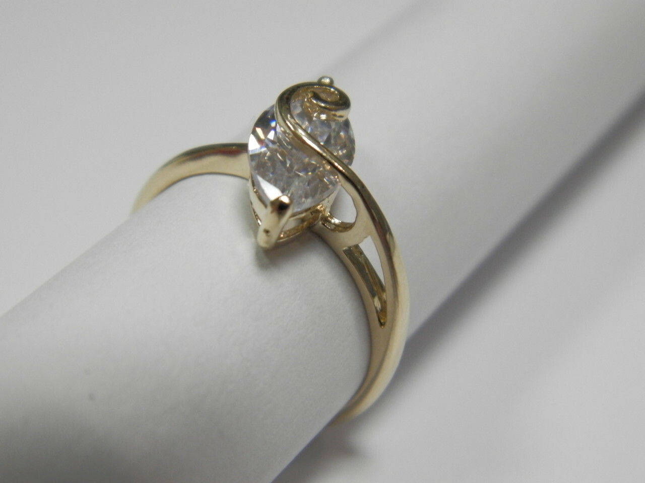 zloty-pierscionek-237g-pr-585-z-cyrkonia-kolor-dominujacy-205826-225106