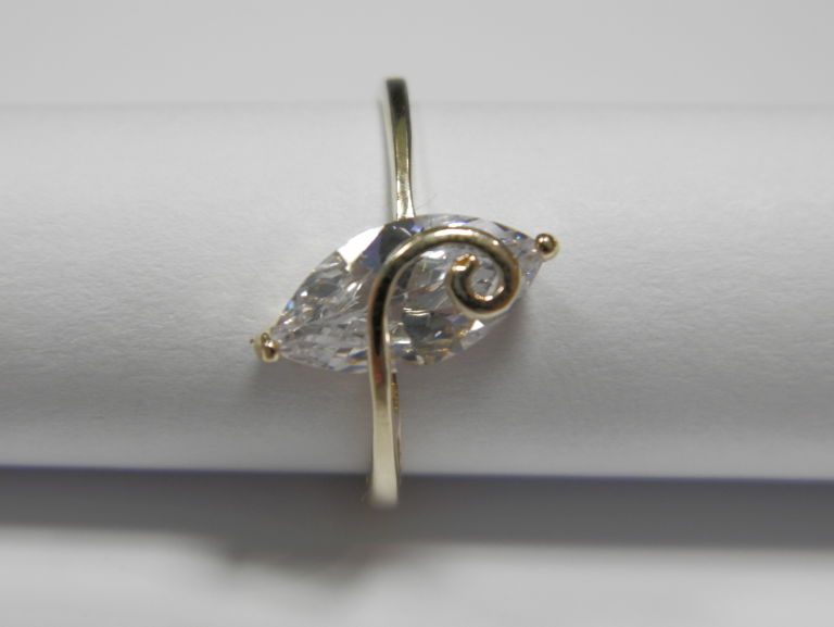 zloty-pierscionek-237g-pr-585-z-cyrkonia-moniuszki-17-biala-podlaska