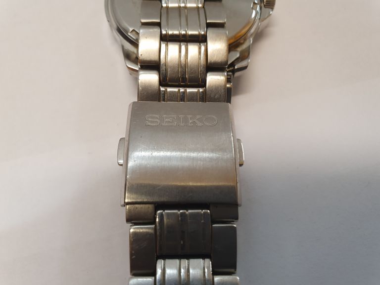 zegarek-meski-seiko-solar-v158-0ad0-mechanizm-bateria-sloneczna