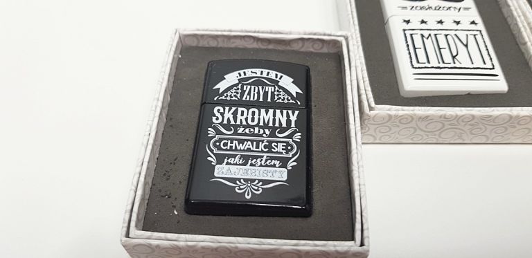 ZAPALNICZKA GAZOWA PUDEŁKO PREZENT UPOMINEK