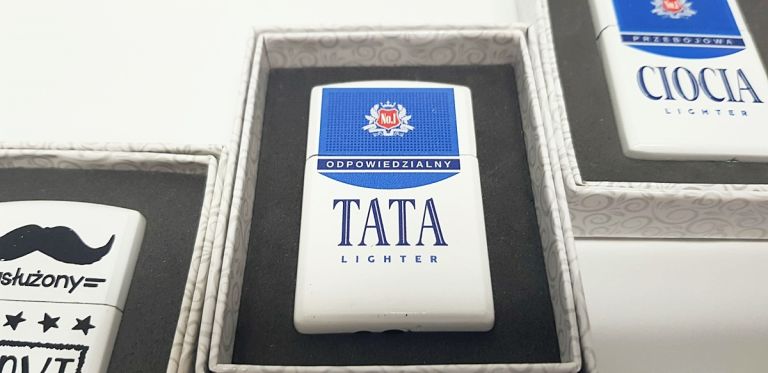 zapalniczka-gazowa-pudelko-prezent-upominek-hubska-82-wroclaw