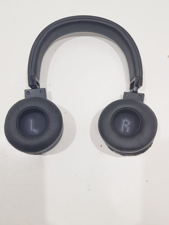 SŁUCHAWKI JBL C45BT UDZKODZONE NIE ŁADUJĄ
