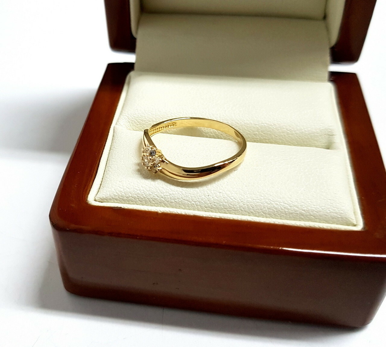 piekny-zloty-pierscionek-p585-143g-r14-kamien-inny-kamien