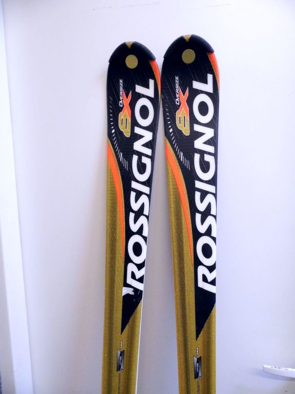 NARTY ZJAZDOWE Z WIĄZANIAMI ROSSIGNOL 8X OVERSIZE