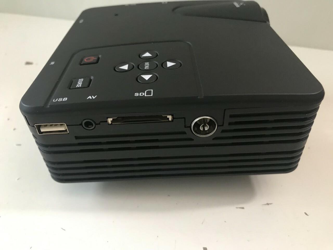 nexa-mini-projektor-h80-komplet-technologia-wyswietlania-led