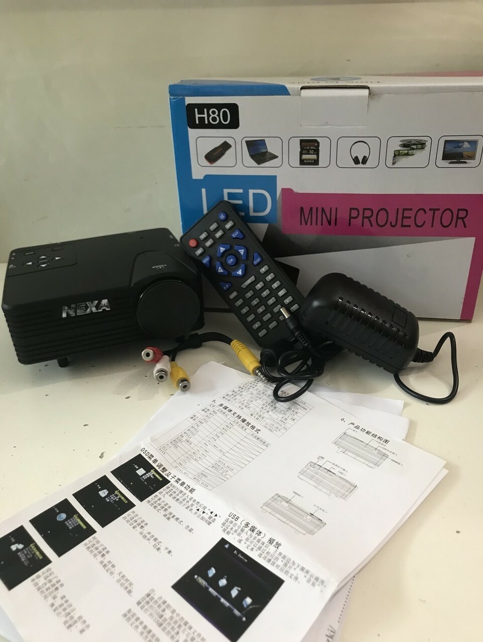 nexa-mini-projektor-h80-komplet-stan-uzywany