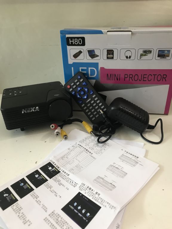 nexa-mini-projektor-h80-komplet-stan-uzywany