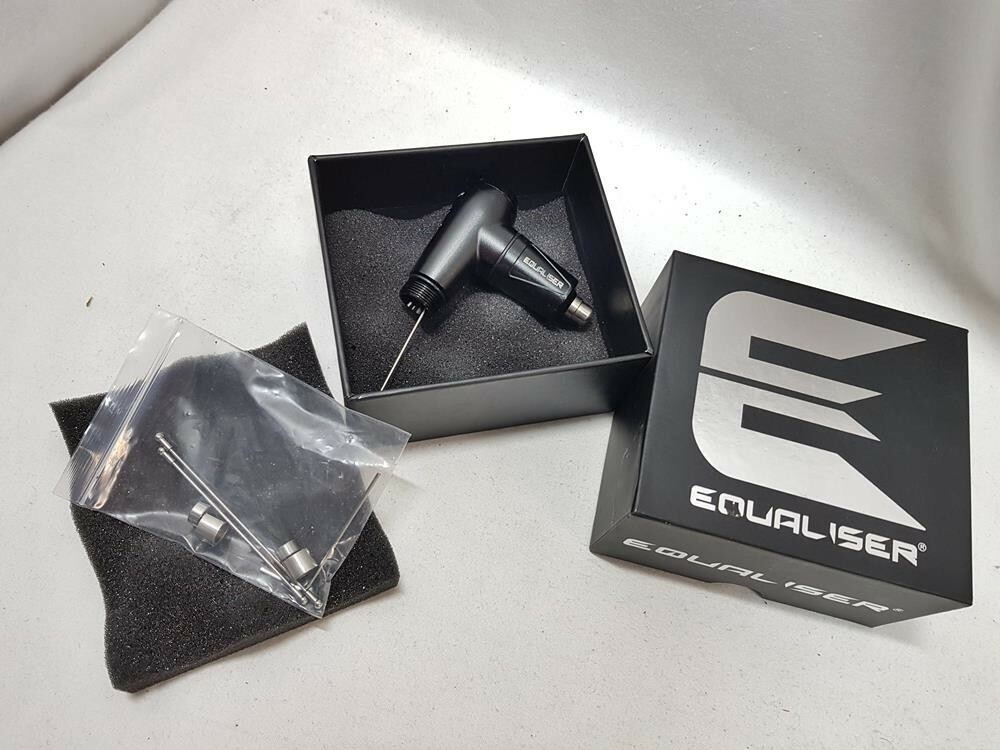 maszynka-do-tatuau-hammer-equaliser-jc-w-pudelku-stan-uzywany