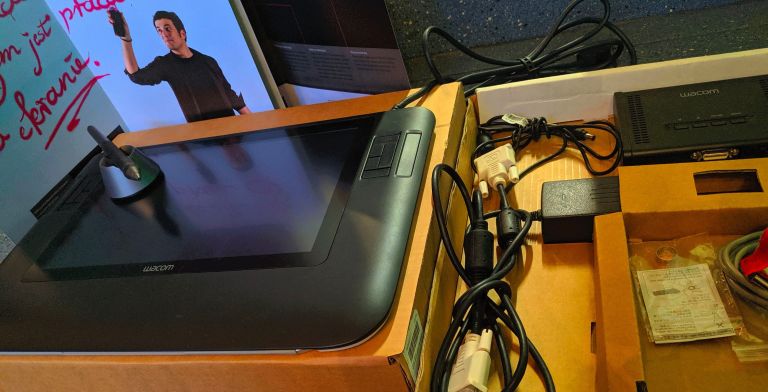 TABLET GRAFICZNY WACOM CINTIQ 12WX | + AKCESORIA