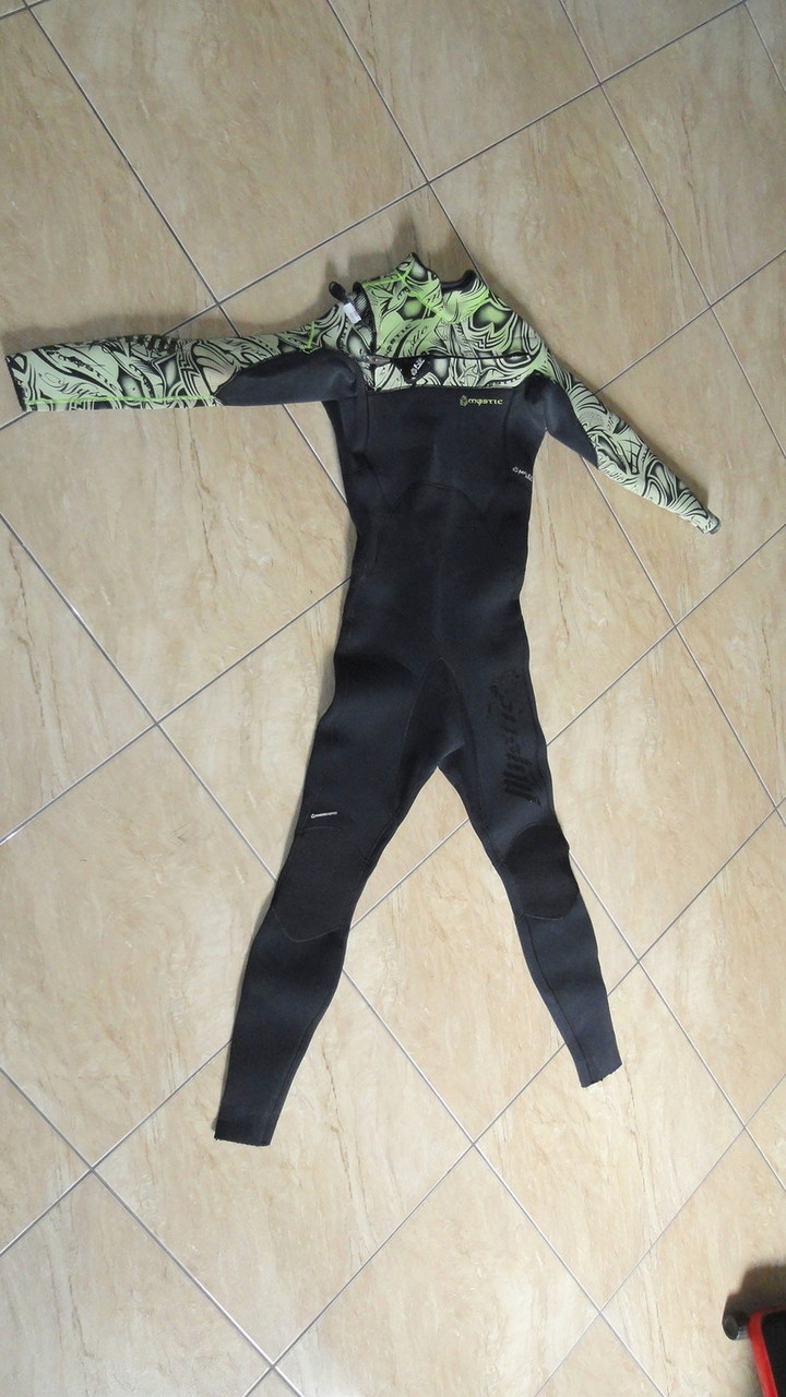 pianka-do-nurkowania-meska-mystic-rozmiar-m-stan-uzywany