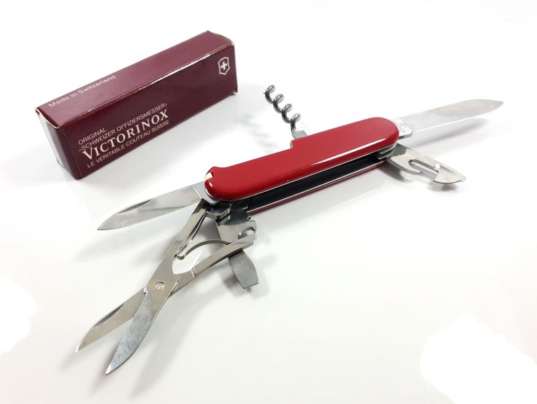 scyzoryk-victorinox-czerwony-pudelko-stan-nowy