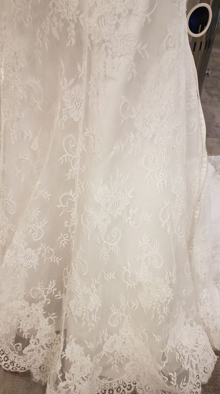 200113021-suknia-slubna-dekolt-inny