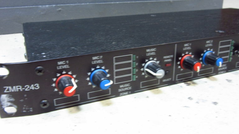 formula-sound-zmr-243-mixer-at-warto-stan-uzywany