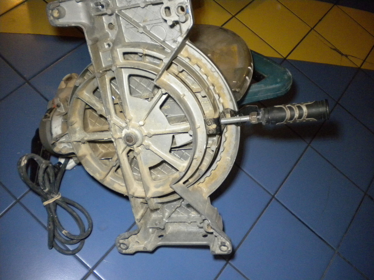 pila-ukosowa-makita-ukosnica-ls1040-stan-uzywany