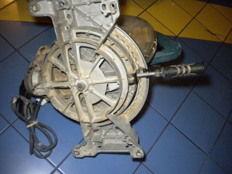 pila-ukosowa-makita-ukosnica-ls1040-stan-uzywany