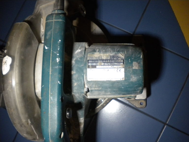 pila-ukosowa-makita-ukosnica-ls1040-marka-makita