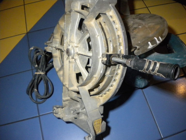 pila-ukosowa-makita-ukosnica-ls1040-marka-makita