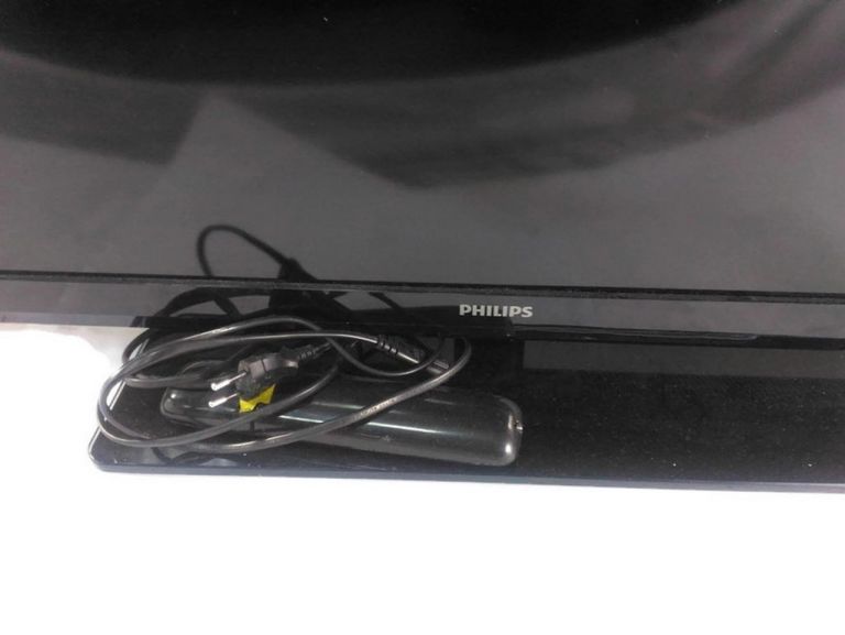 TELEWIZOR PHILIPS 40PFL3208H/12+PILOT (USZKODZONY