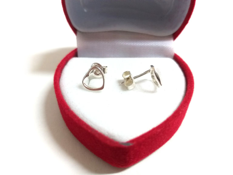 srebrne-p925-kolczyki-serca-065g-stan-uzywany