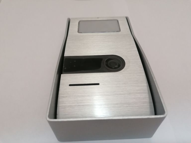 jelbi-wideodomofon-elektroniczny-blyss-typ-domofonu-bezprzewodowy