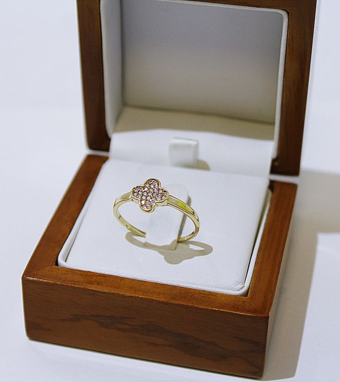 piersconek-koniczynka-biale-kamienie-212g-r21-585-kolor-dominujacy-205826-225106