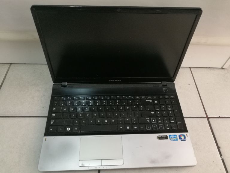 LAPTOP SAMSUNG NP300E5A
