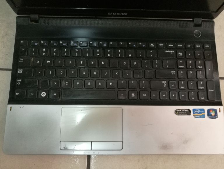 LAPTOP SAMSUNG NP300E5A