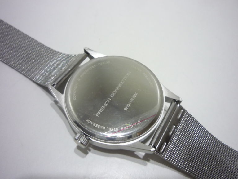 zegarek-french-connection-sfc110usm-ksztalt-koperty-okragla