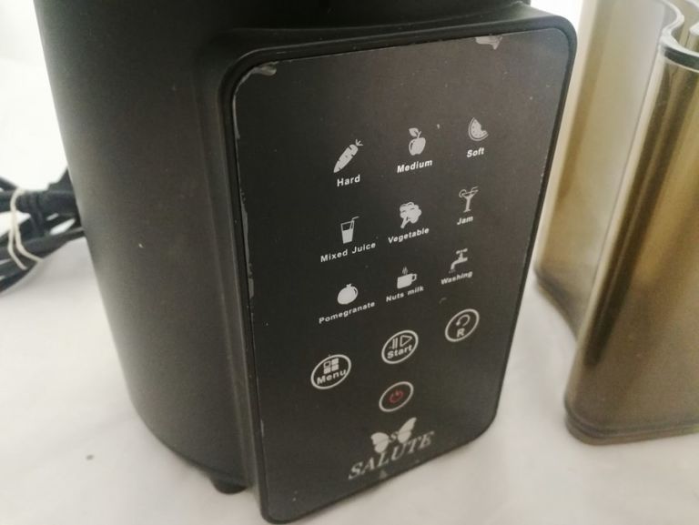 WYCISKARKA WOLNOOBROTOWA SALUTE SMART JUICER