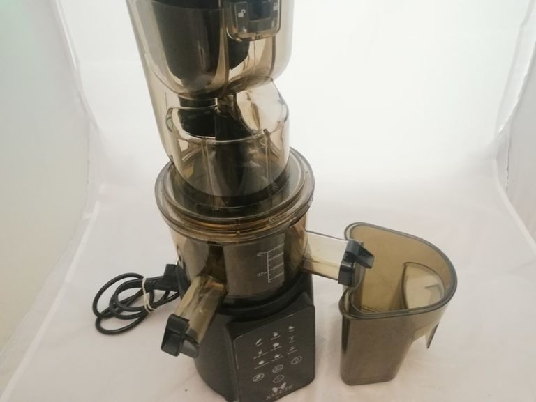 WYCISKARKA WOLNOOBROTOWA SALUTE SMART JUICER
