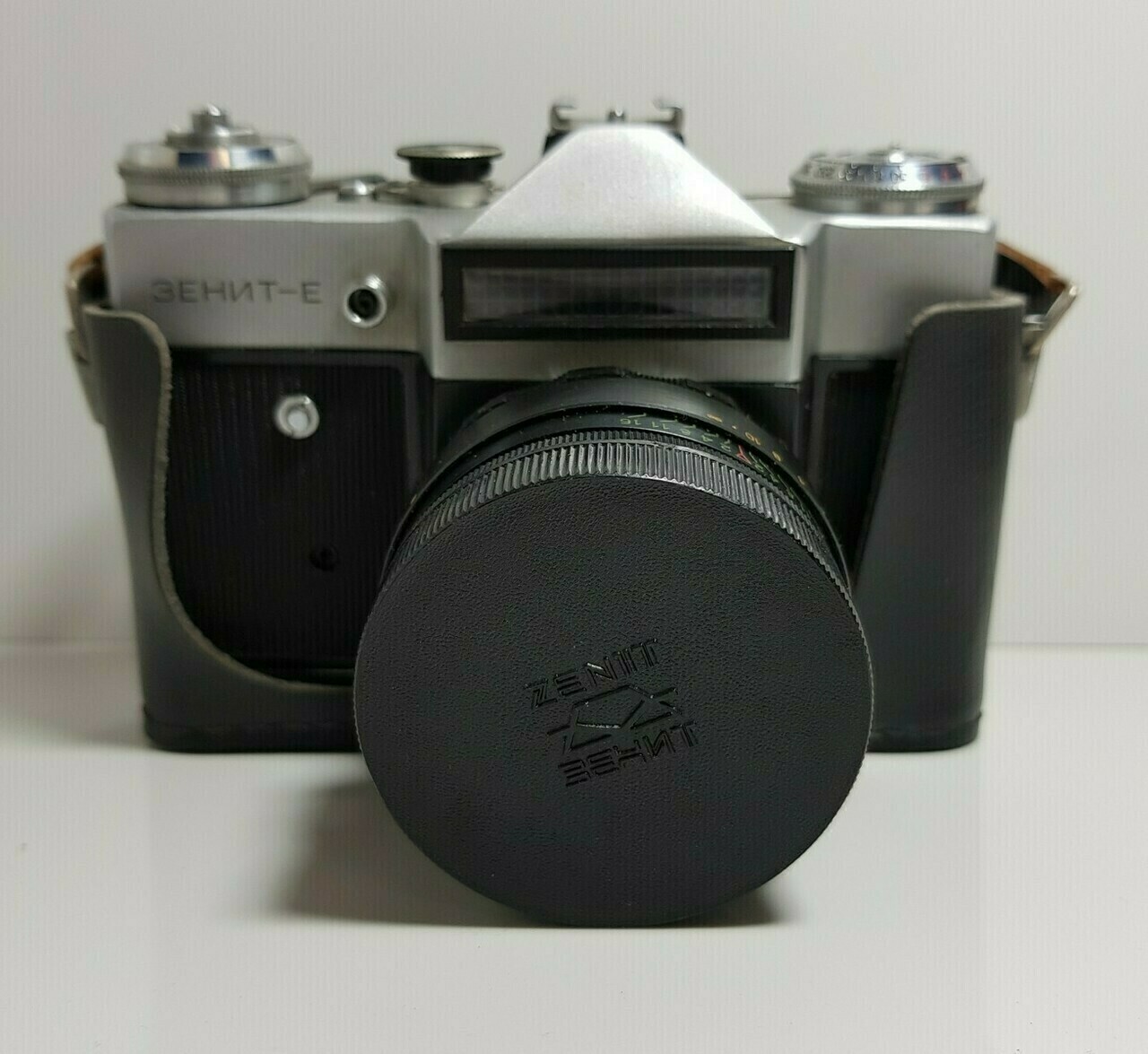 aparat-zenit-3ehnt-e-obiektyw-helios-44-2-model-3ehnt-e