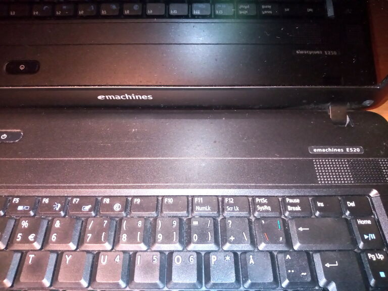 laptop-emachines-e520-rodzaj-karty-graficznej-grafika-zintegrowana