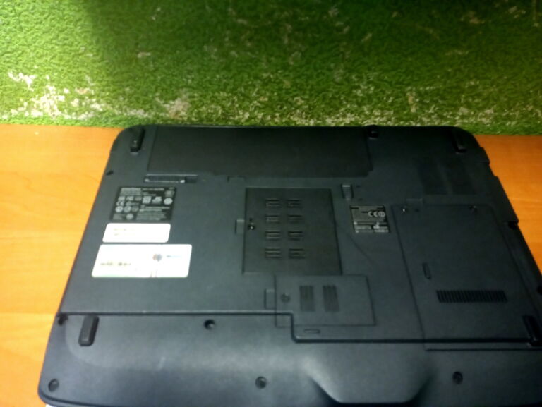 LAPTOP EMACHINES E520