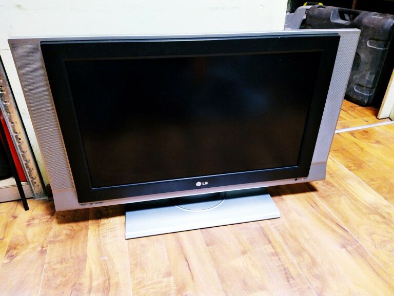 TELEWIZOR LG 26LC3R