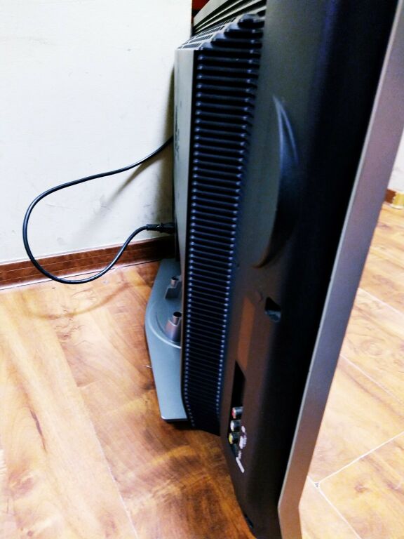 TELEWIZOR LG 26LC3R