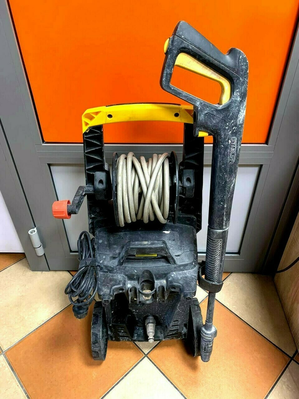 myjka-cisnieniowa-stanley-sxpw22-rodzaj-pompy-aluminiowa