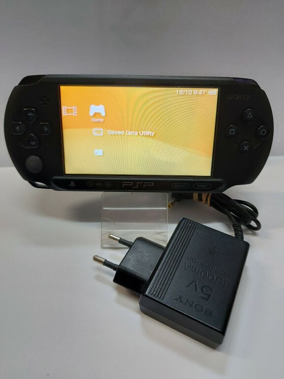 KONSOLA PSP - E1004 + KARTA PAMIĘCI 8GB