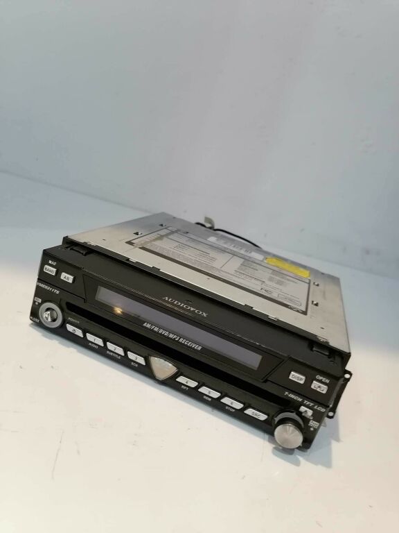 RADIO Z WYSUWANYM PANELEM AUDIOVOX VME9311TS Z DV