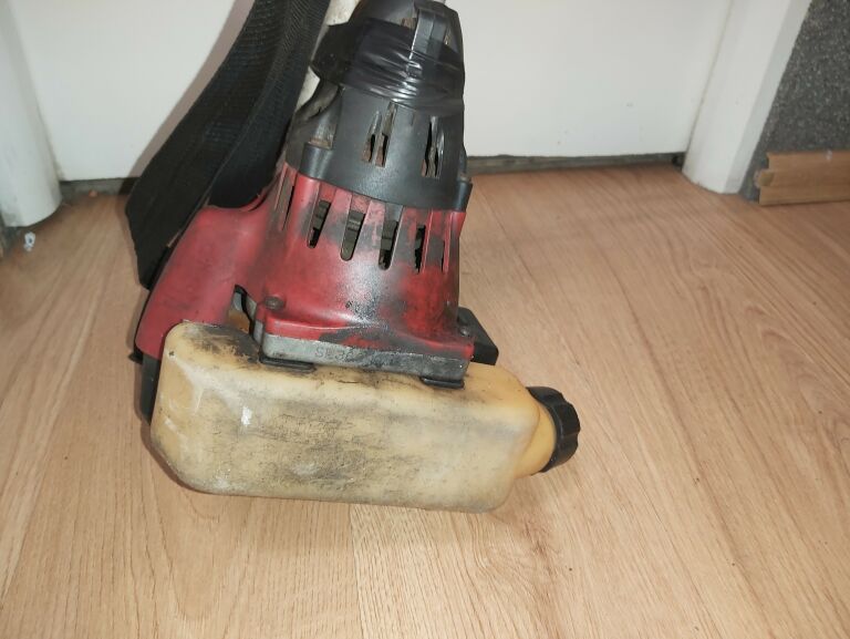 podkaszarka-kosa-spalinowa-grizzly-mts-309-opis-waga-narzedzia-10