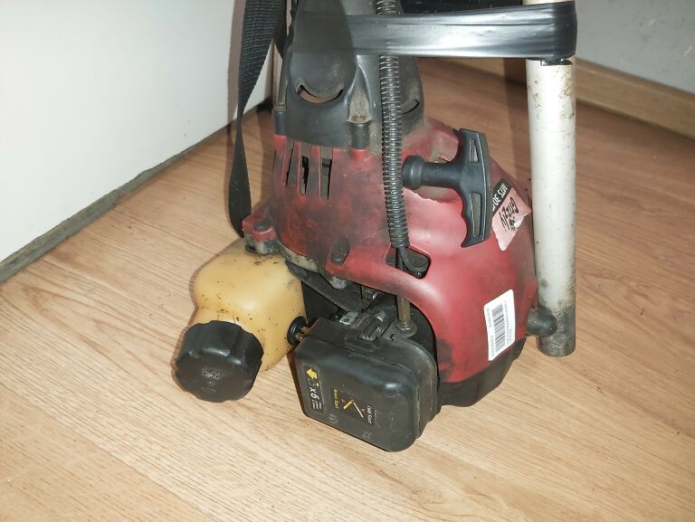 podkaszarka-kosa-spalinowa-grizzly-mts-309-opis-marka-grizzly