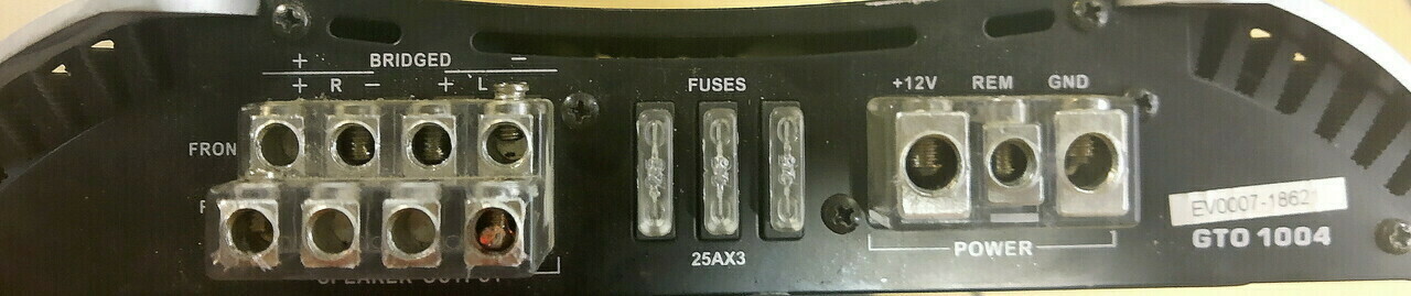 wzmacniacz-samochodowy-jbl-gto1004-marka-jbl