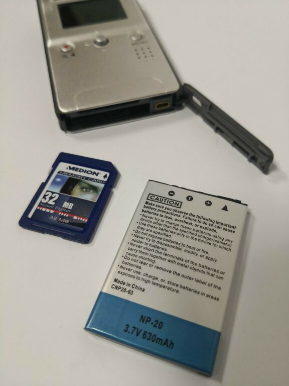 ODTWARZACZ MP4 MP3 DYKTAFON KAMERA APARAT MEDION