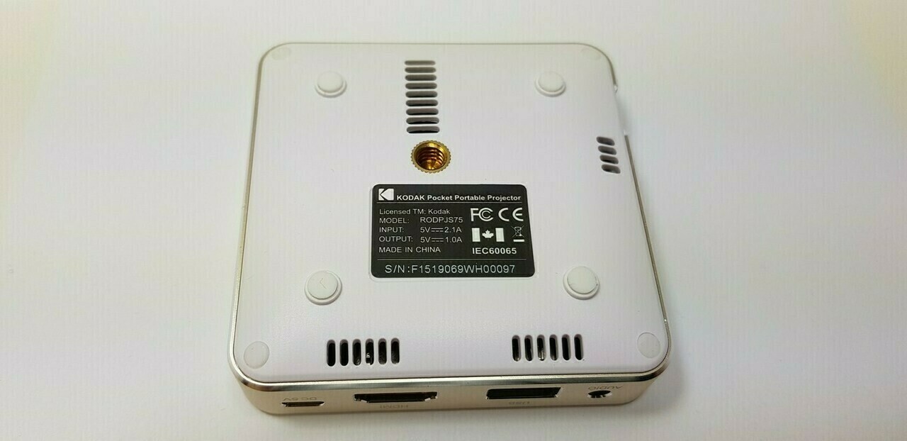 mini-projektor-kodak-luma-75-stan-uzywany