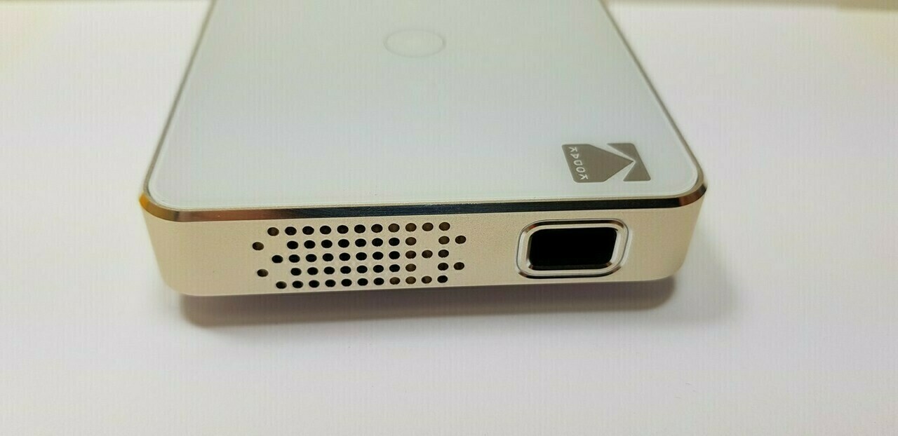 mini-projektor-kodak-luma-75-jasnosc-lampy-ansi-75